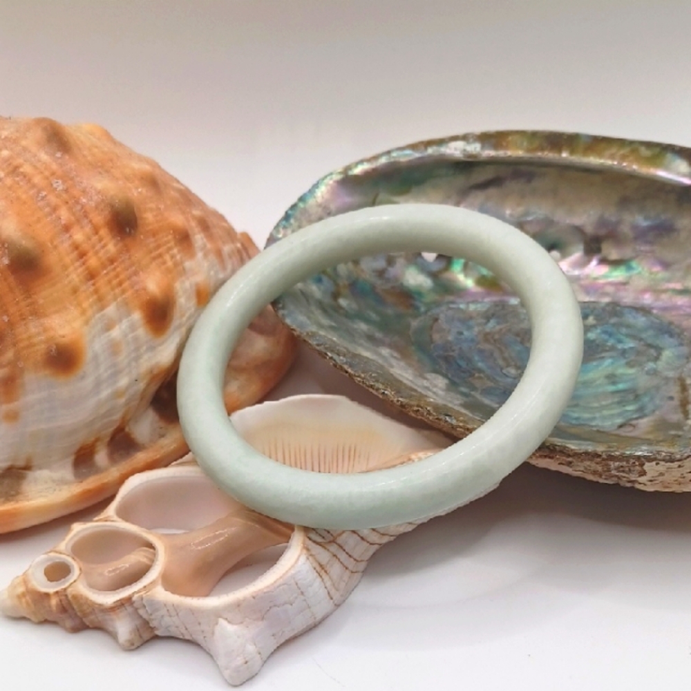 Nephrite Jade Bangle Bracelet - Picture 1 of 4